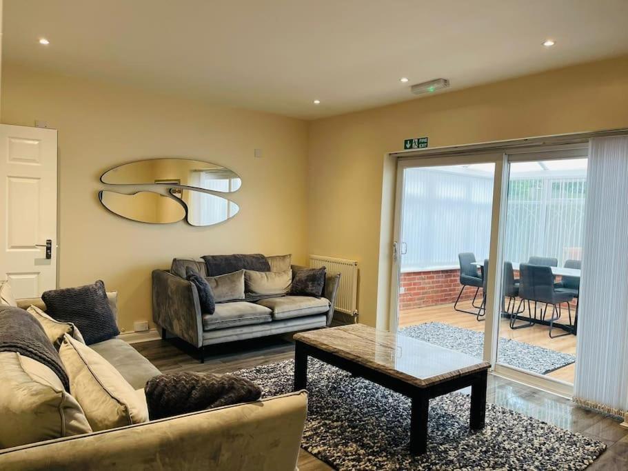 شقة Luxury 5-Bed House Near Nec & Bhx سوليهال المظهر الخارجي الصورة